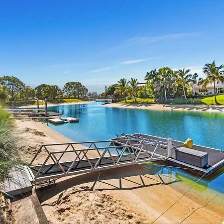 Broadbeach Bungalow - Heated Pool - Sleeps 7 Gold Coast Bagian luar foto