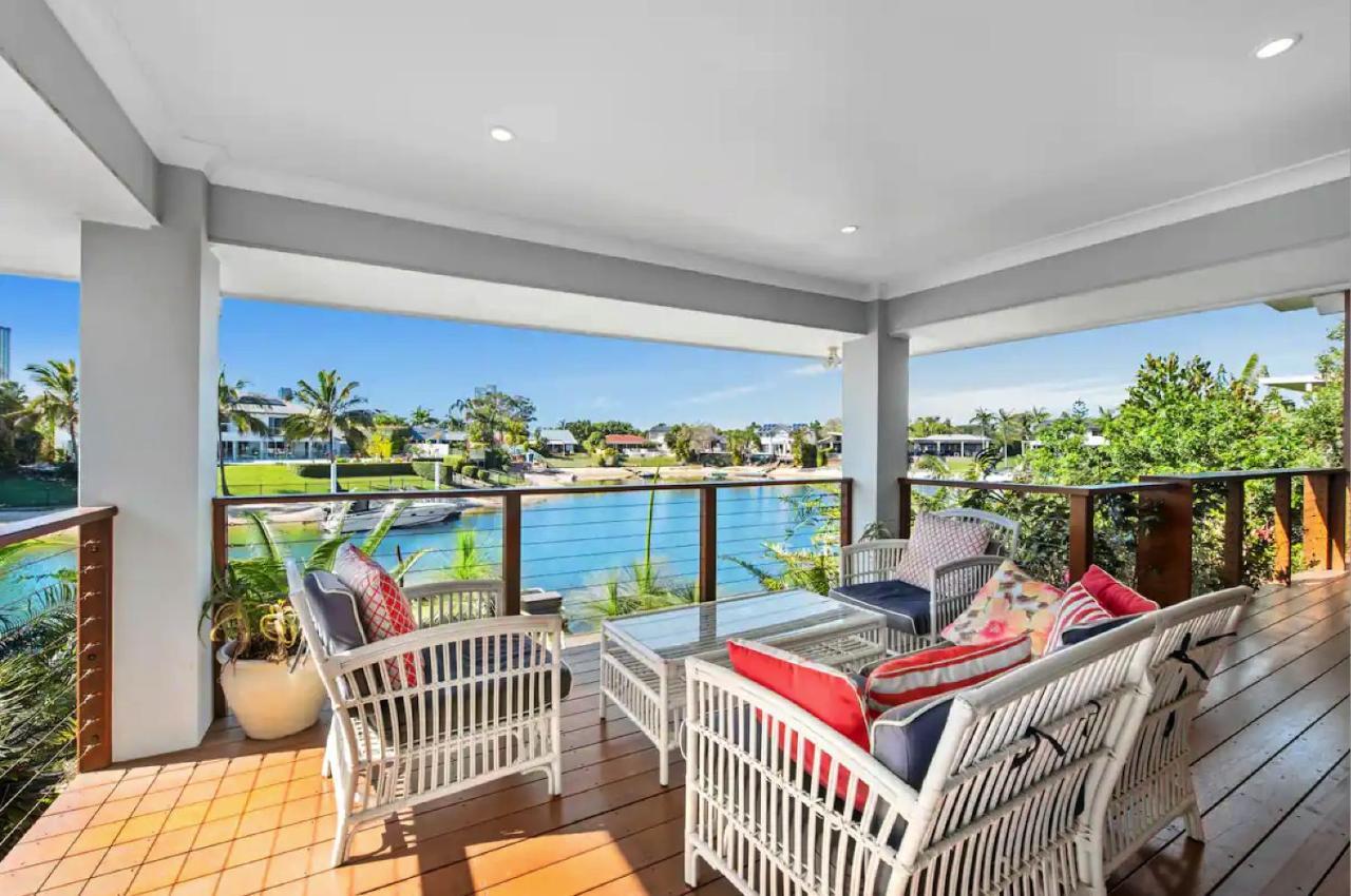 Broadbeach Bungalow - Heated Pool - Sleeps 7 Gold Coast Bagian luar foto