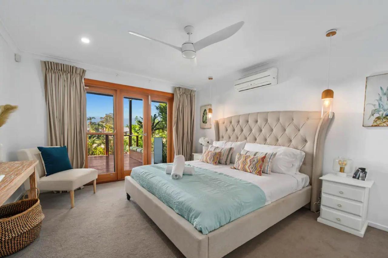 Broadbeach Bungalow - Heated Pool - Sleeps 7 Gold Coast Bagian luar foto